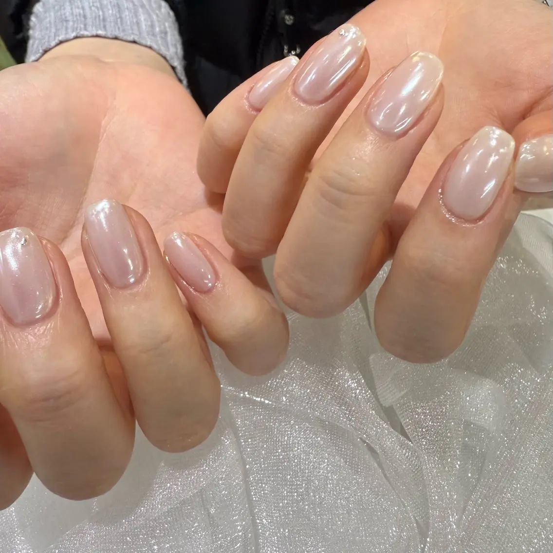 ネイル ホワイト ハンドネイル 💅🏽 SHIORI🌙のネイルデザイン