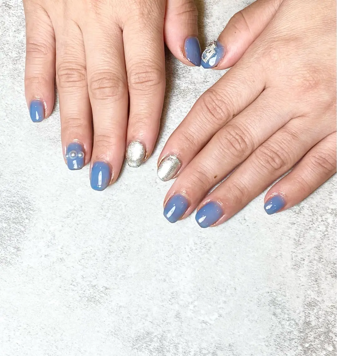 ネイル ラメ(グリッター) 水色 シルバー ハンドネイル Narumi nailのネイルデザイン