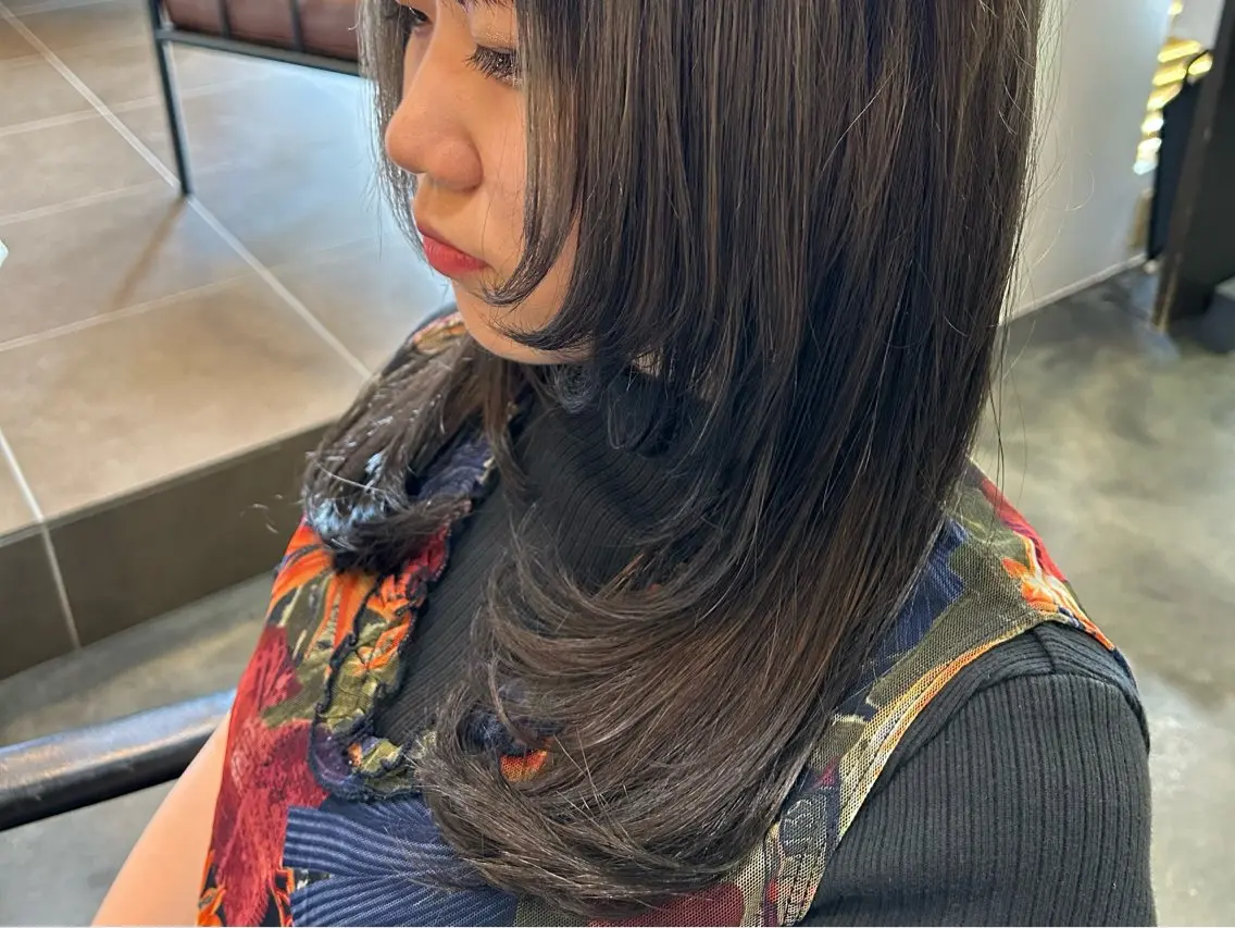 ロング 顔まわりレイヤー 顔周りカット レイヤーカット カット トリートメント nui【茨木】本多 莉果子のヘアスタイル