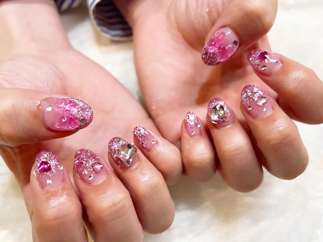 ネイル キラキラネイル nailist yuiのネイルデザイン