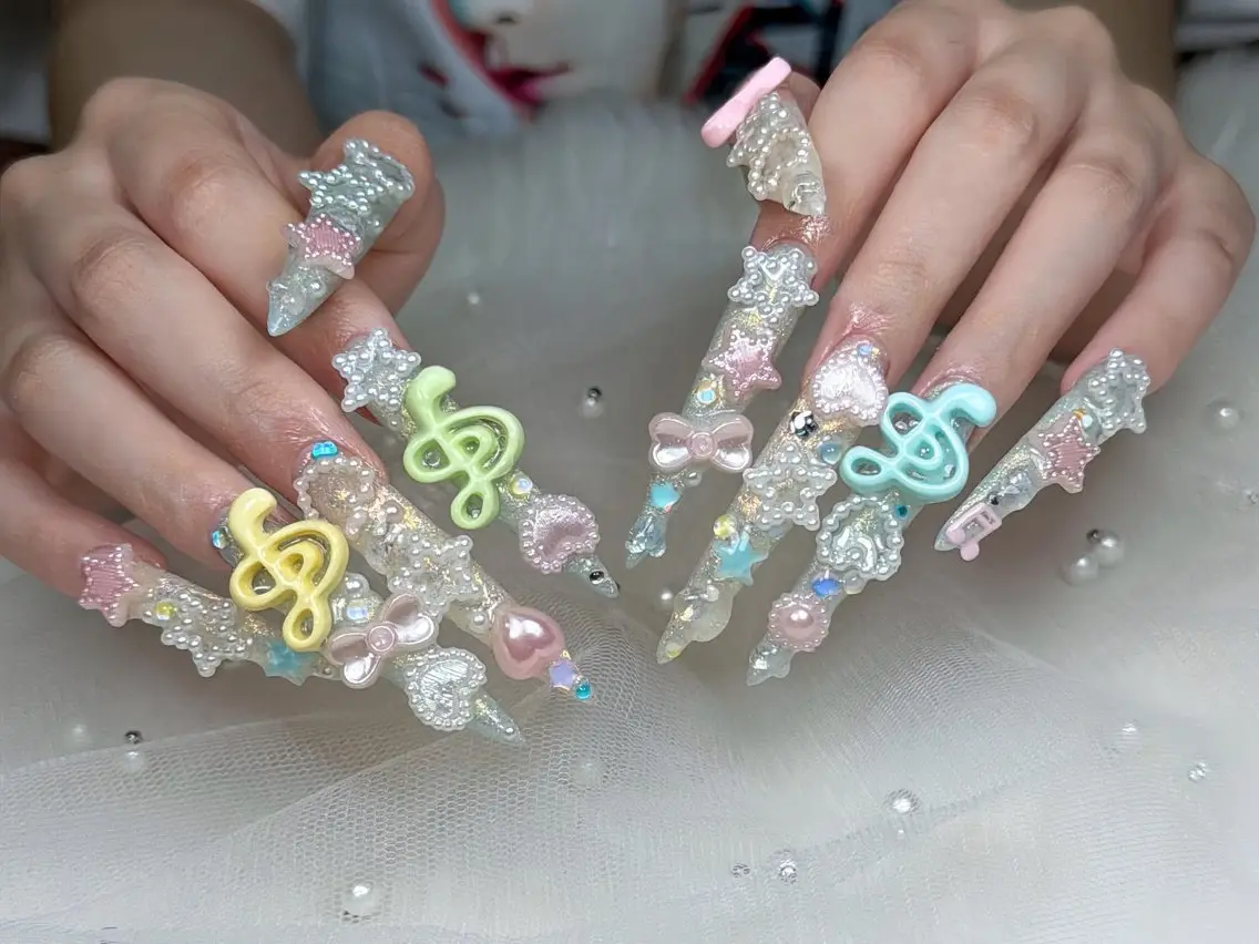 ネイル アートネイル ボルドー フレンチネイル ジェルネイル 氷ネイル・うるうるネイル ハンドネイル Yuki Nailsalonのネイルデザイン