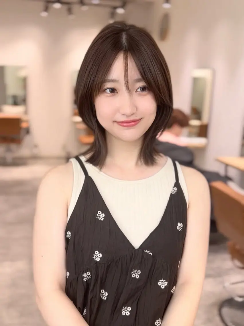 ミディアム レイヤーカット 似合わせカット 小顔カット カット ヘアカラー トリートメント 盛れヘア🪽 /miyu🎀のヘアスタイル