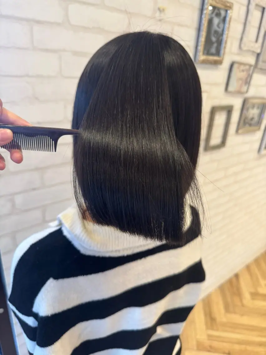 ミディアム カット 縮毛矯正 松下 紗季のヘアスタイル