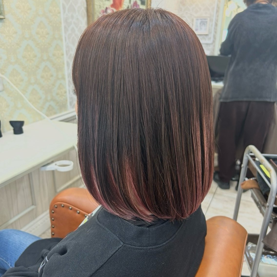 ミディアム カラー ブリーチ トリートメント カット ヘアカラー トリートメント 安原 百愛のヘアスタイル