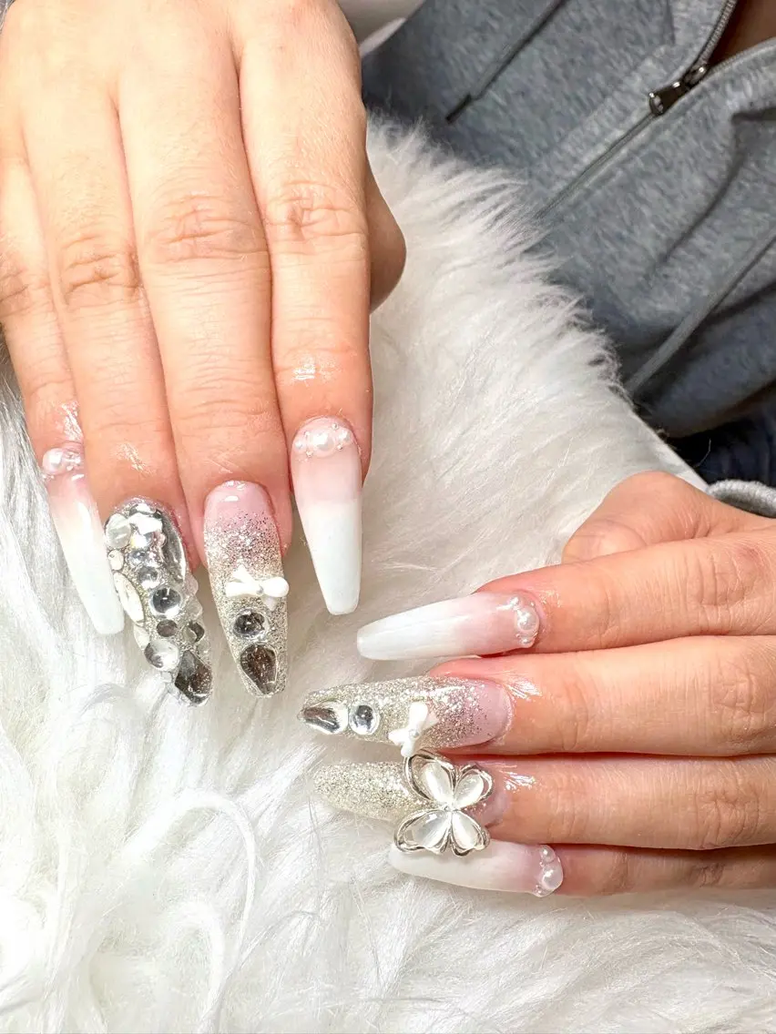 ネイル ハンドネイル 🌙🫧CHARME (RUKA)🦋🫧のネイルデザイン
