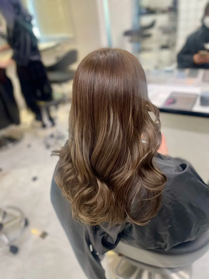 セミロング カット 縮毛矯正 うる艶トレンドヘア 🕊️上野BABYのヘアスタイル