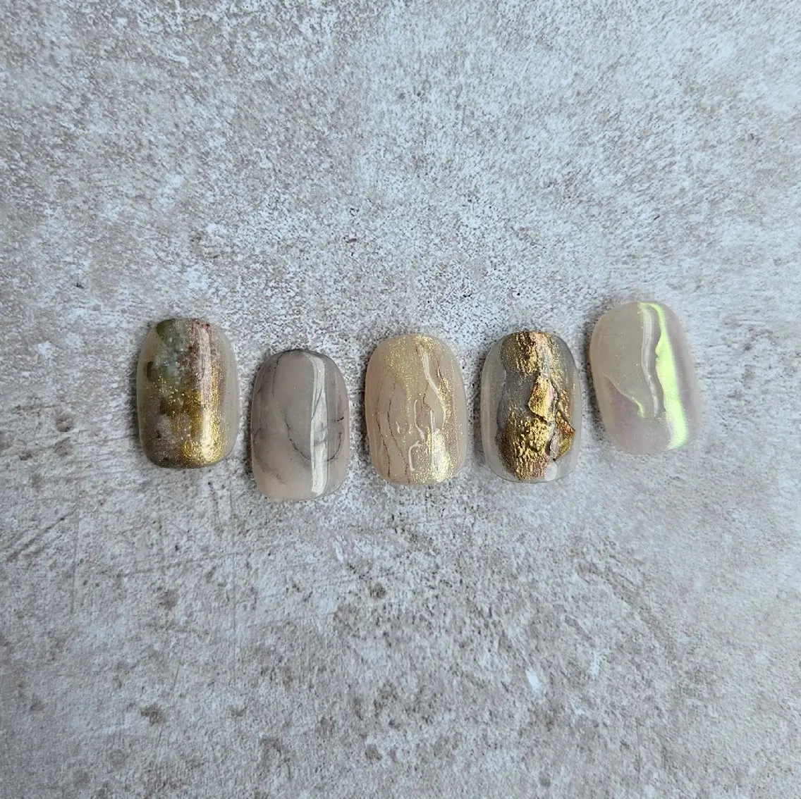 ネイル オーロラネイル ジェルネイル ニュアンスネイル パラジェル ハンドネイル Nailsalon manoのネイルデザイン