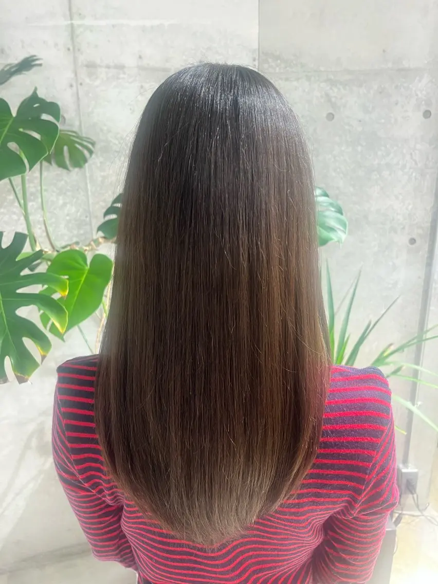 ロング トリートメント トリートメント うるツヤ透明感カラー 𝐀𝐲𝐚𝐦𝐢のヘアスタイル