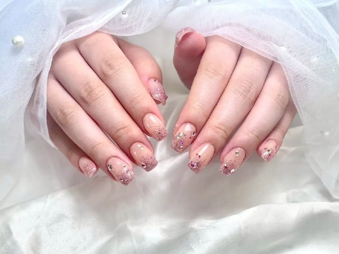 セミロング ハンドネイル che'ri nailのネイルデザイン