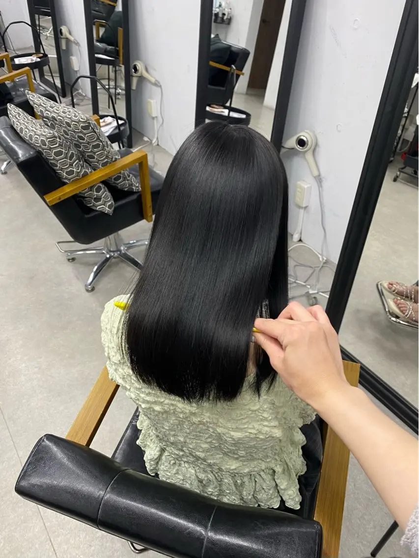 ミディアム ヘアカラー 縮毛矯正 トリートメント 太田 すず香のヘアスタイル