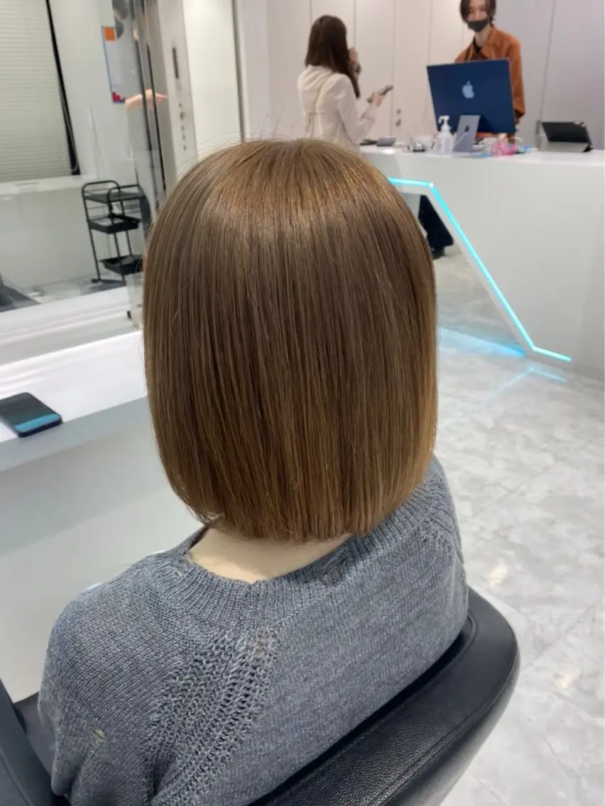 ミディアム ヘアアレンジ 🫧モテる💗ダメー ジレスハイトーン🫧のヘアスタイル