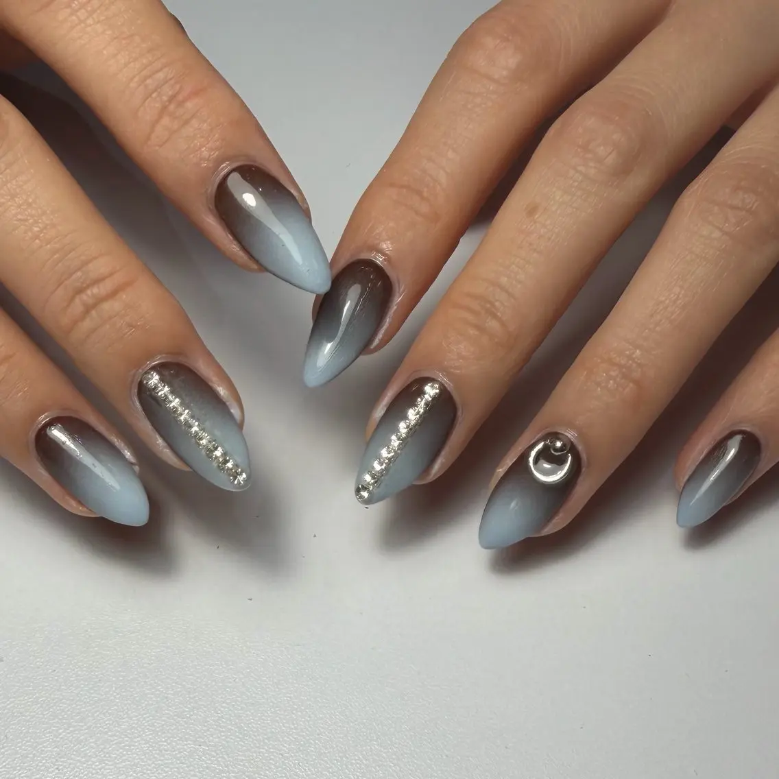 ネイル ブルー ブラウン ジェルネイル グラデーション ハンドネイル Nail mood デザイン持ち込みokのネイルデザイン