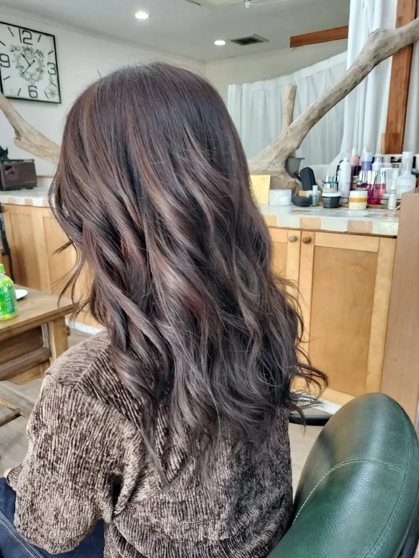 カラー ブラウンカラー ヘアカラー 浅野 絢美のヘアスタイル