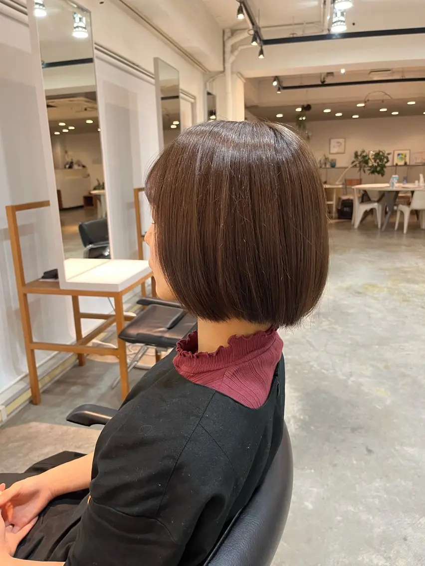 ショート ヘアカラー 栗林 惟のヘアスタイル