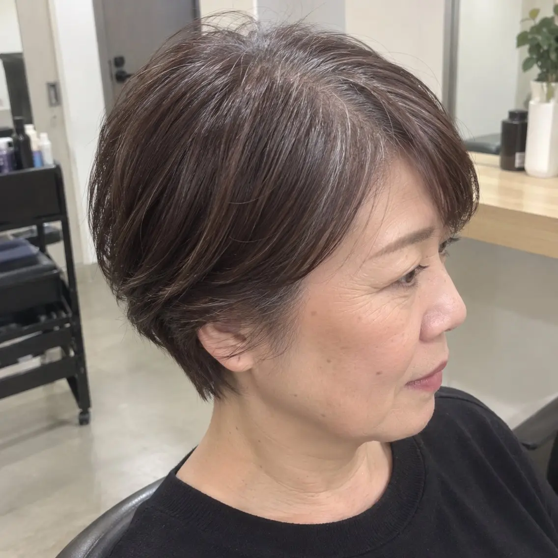 ショート カラー ヘアカラー 林 彩音のヘアスタイル