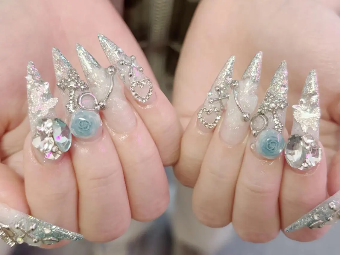 ネイル 長さ出し グラデーション 卒業式 キラキラネイル マグネットネイル Emi🌸Belle Nail Salonのネイルデザイン