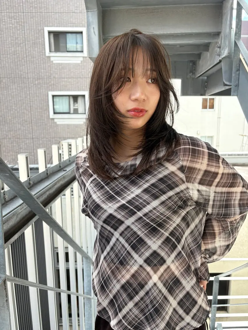 セミロング ハッシュカット🎀 レイヤーカットのヘアスタイル