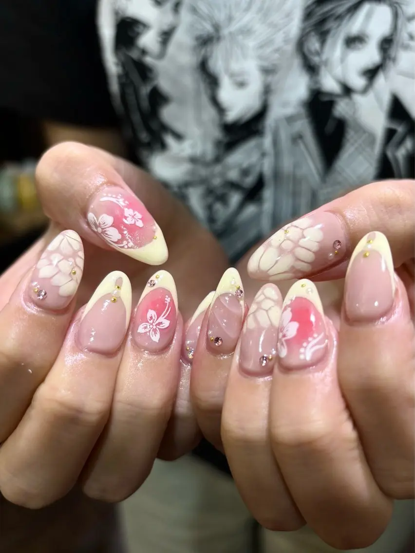 ネイル アートネイル ニュアンスネイル ぷっくりネイル ショートネイル ハンドネイル ハンドケア 髪質改善　ネイル コトミ🐸のヘアスタイル