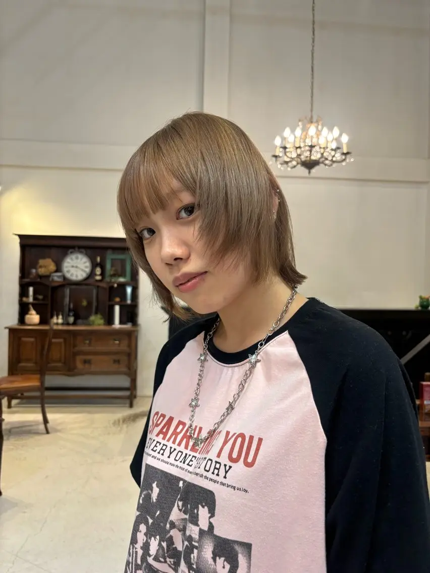 カラー ヘアカラー 伊藤 詩のヘアスタイル