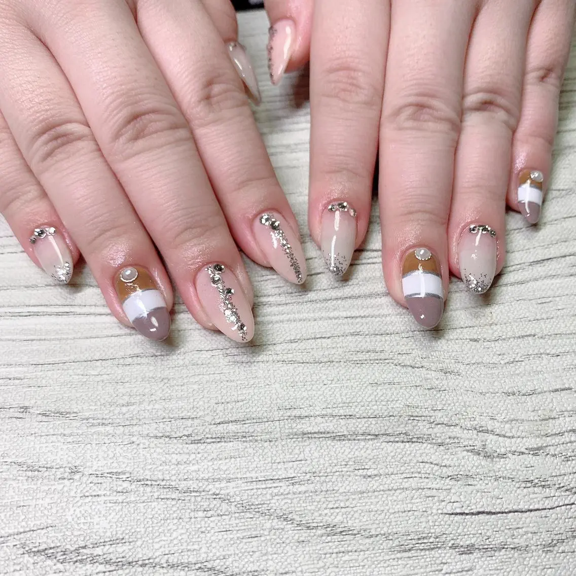 ネイル ハンドネイル フットネイル Adite nailのネイルデザイン