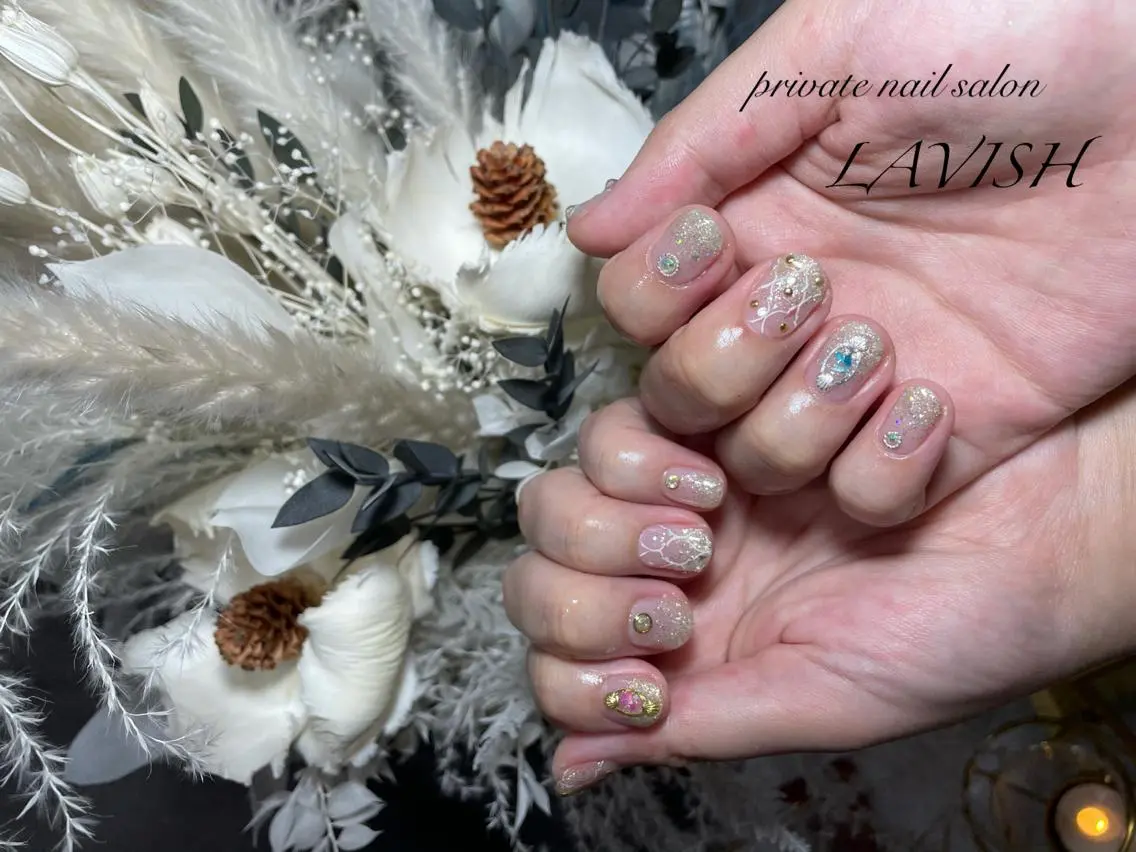 ネイル LAVISH 大和店 emi・:*+のネイルデザイン