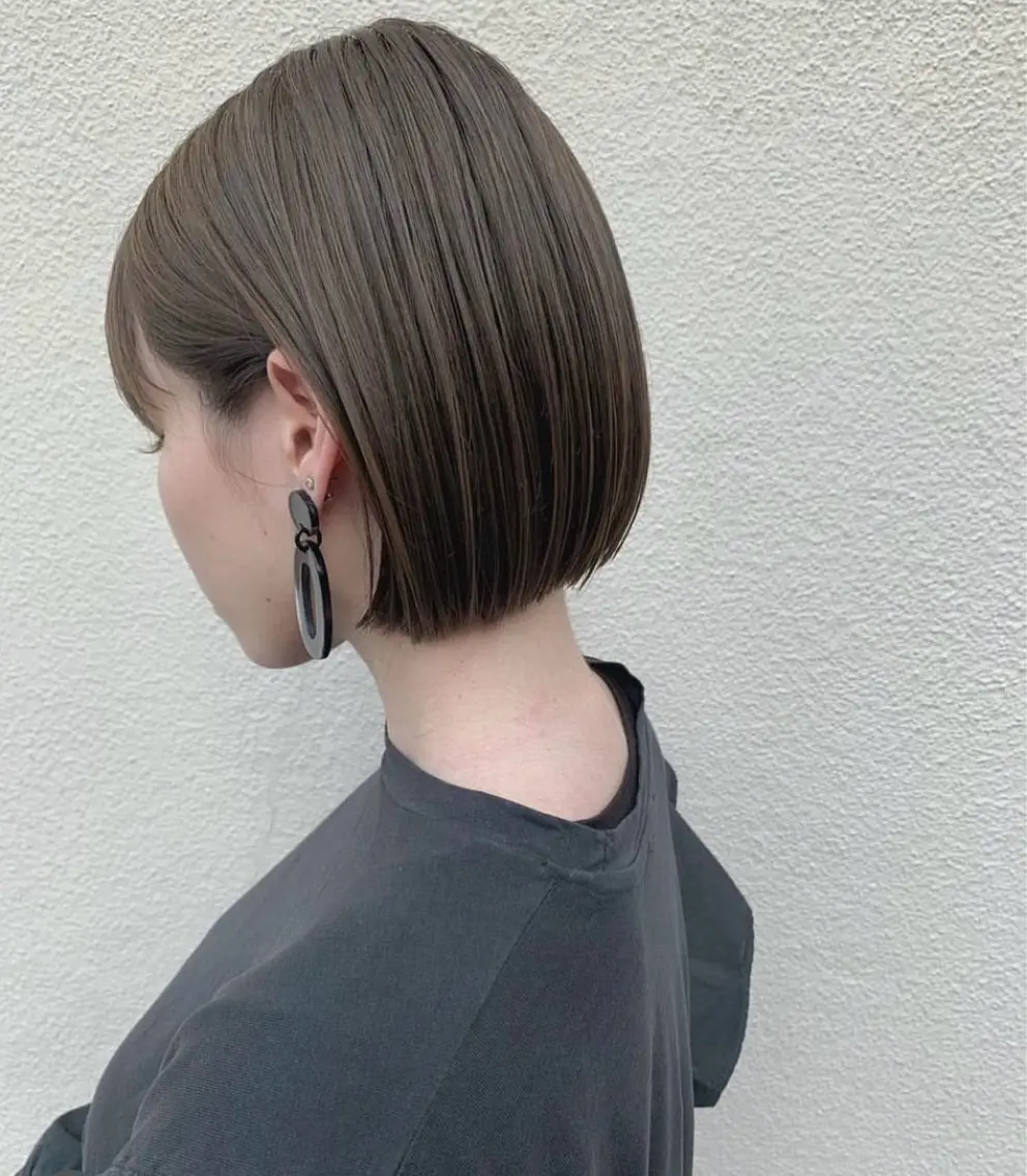 ショート カラー ベージュカラー オリーブベージュ ボブ カット ヘアカラー トリートメント h a k u 大倉 卓人のヘアスタイル