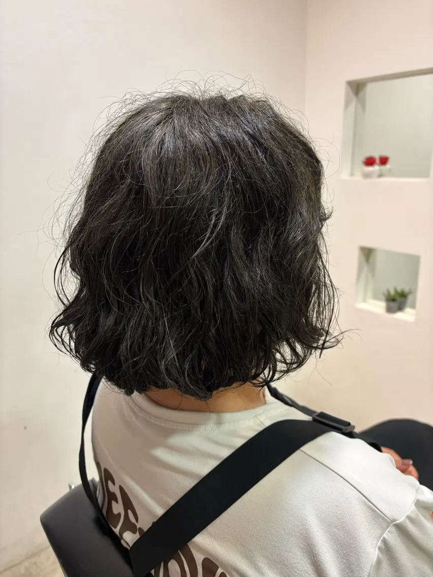 ショート ボブ パーマ イナイ ハルカのヘアスタイル