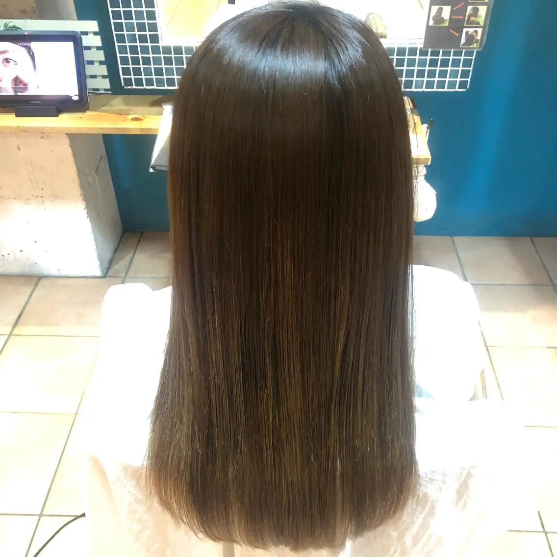 ロング カラー 吉田 瑛美のヘアスタイル