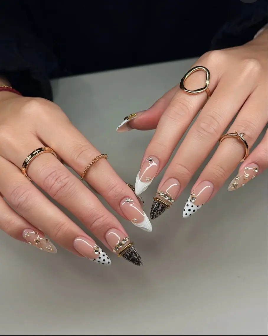 ネイル アートネイル チークネイル ドット フットネイル フレンチネイル ハンドネイル Rina Mika Nailsのネイルデザイン