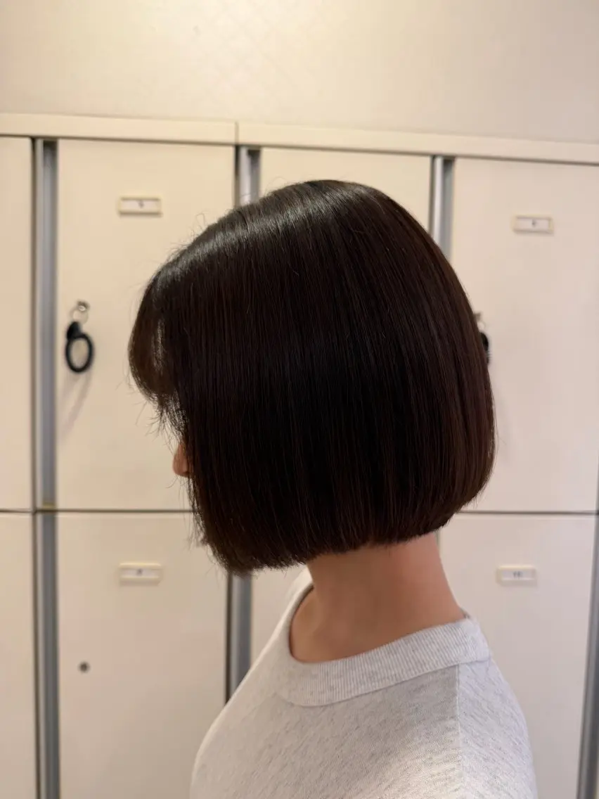 ショート カラー カット ヘアカラー ツヤ重視 ワンカラー🫧Mioのヘアスタイル