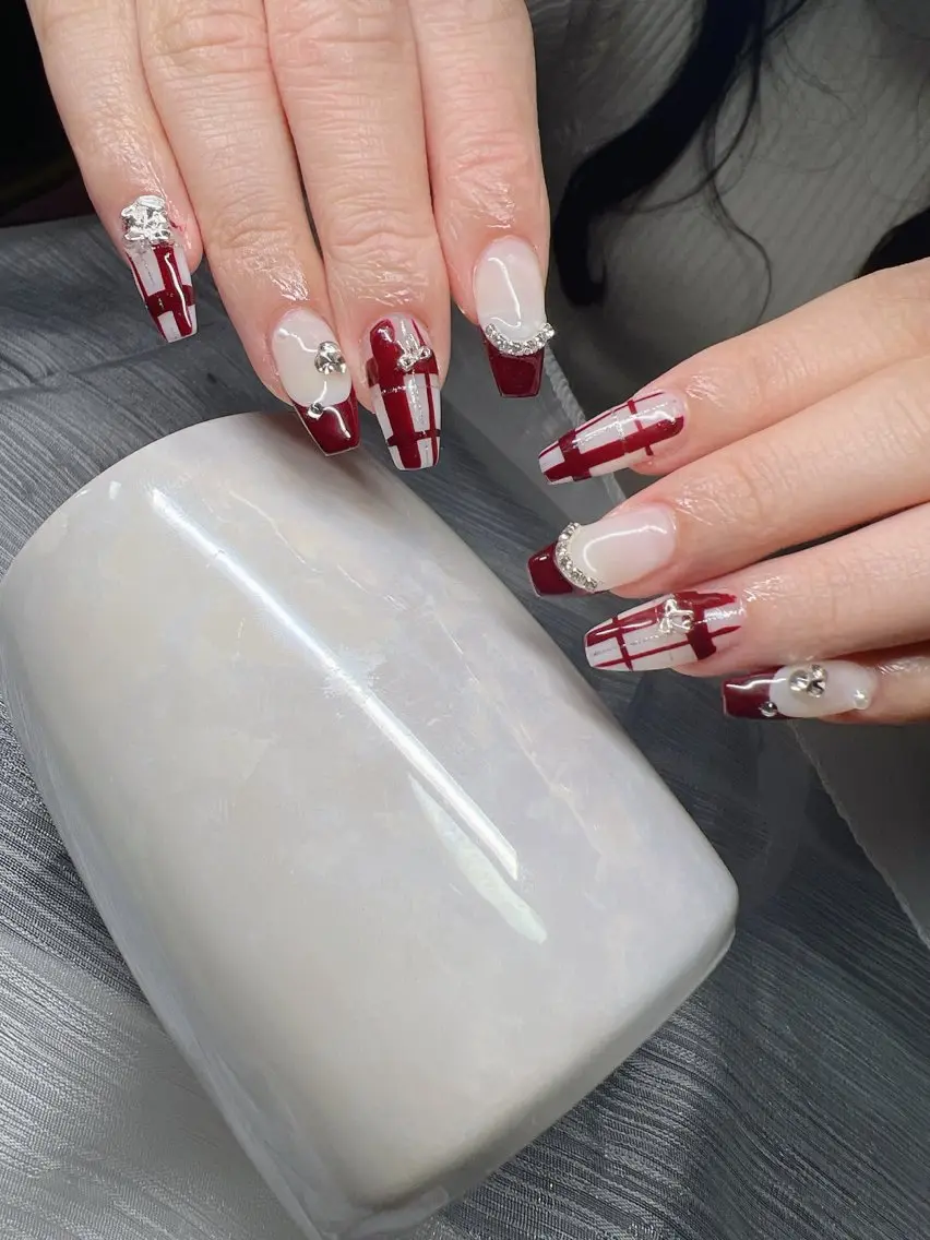 ネイル オーロラネイル チークネイル 長さ出し フットネイル フレンチネイル ハンドネイル Lee Nailsのネイルデザイン