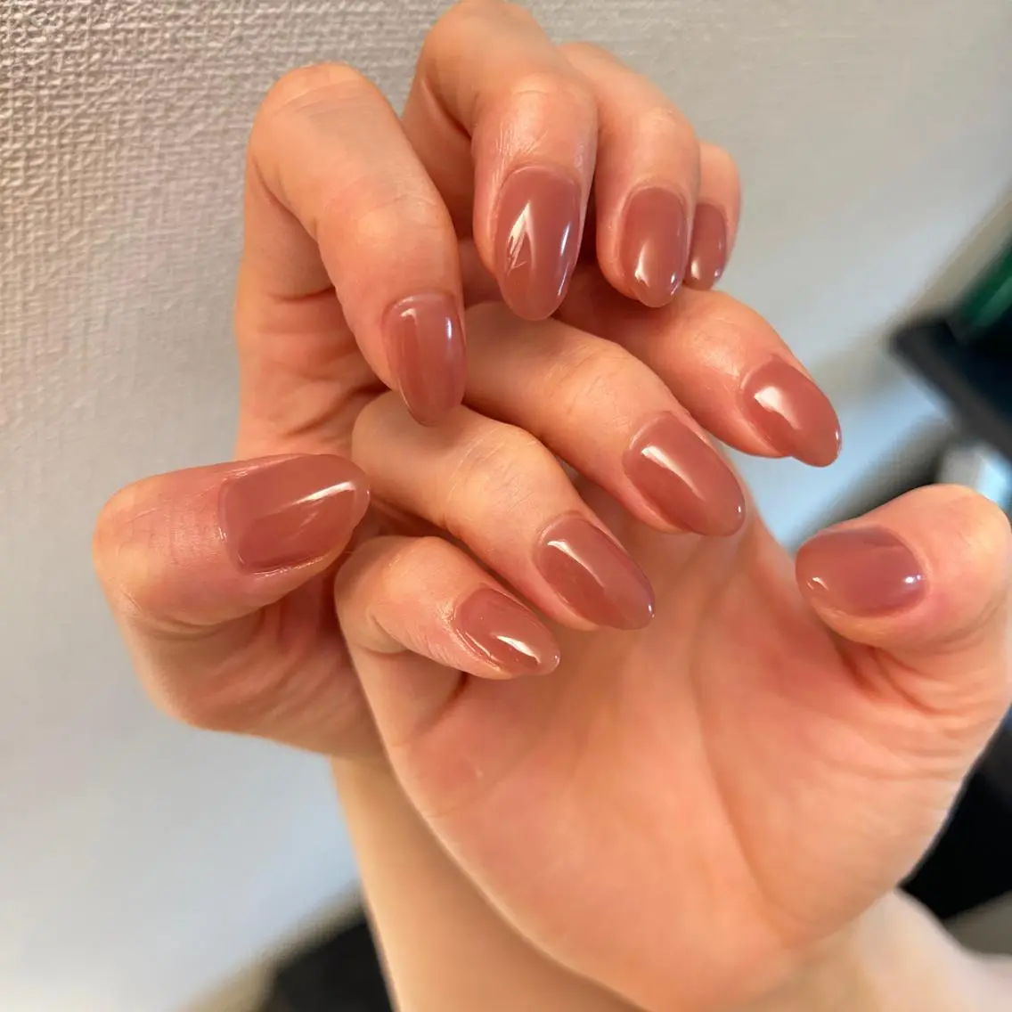 ミディアム カラー キッズ ネイル マツエク・マツパ アイブロウ 眉カラー ジェルネイル ワンカラーネイル パラジェル ease NAIL SALONのネイルデザイン