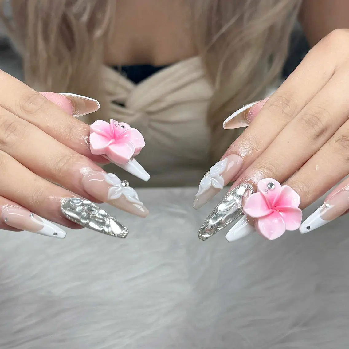 ネイル アートネイル 長さ出し キラキラネイル ハンドネイル ハンドケア Nova Nail Nambaのネイルデザイン