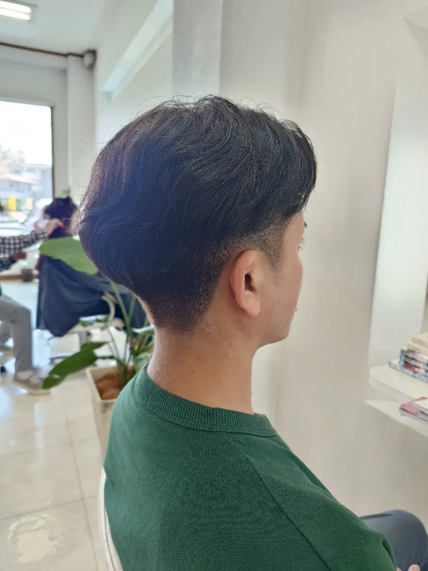 ショート メンズ ツーブロック 刈り上げ カット トリートメント キンジョウ エナミのヘアスタイル