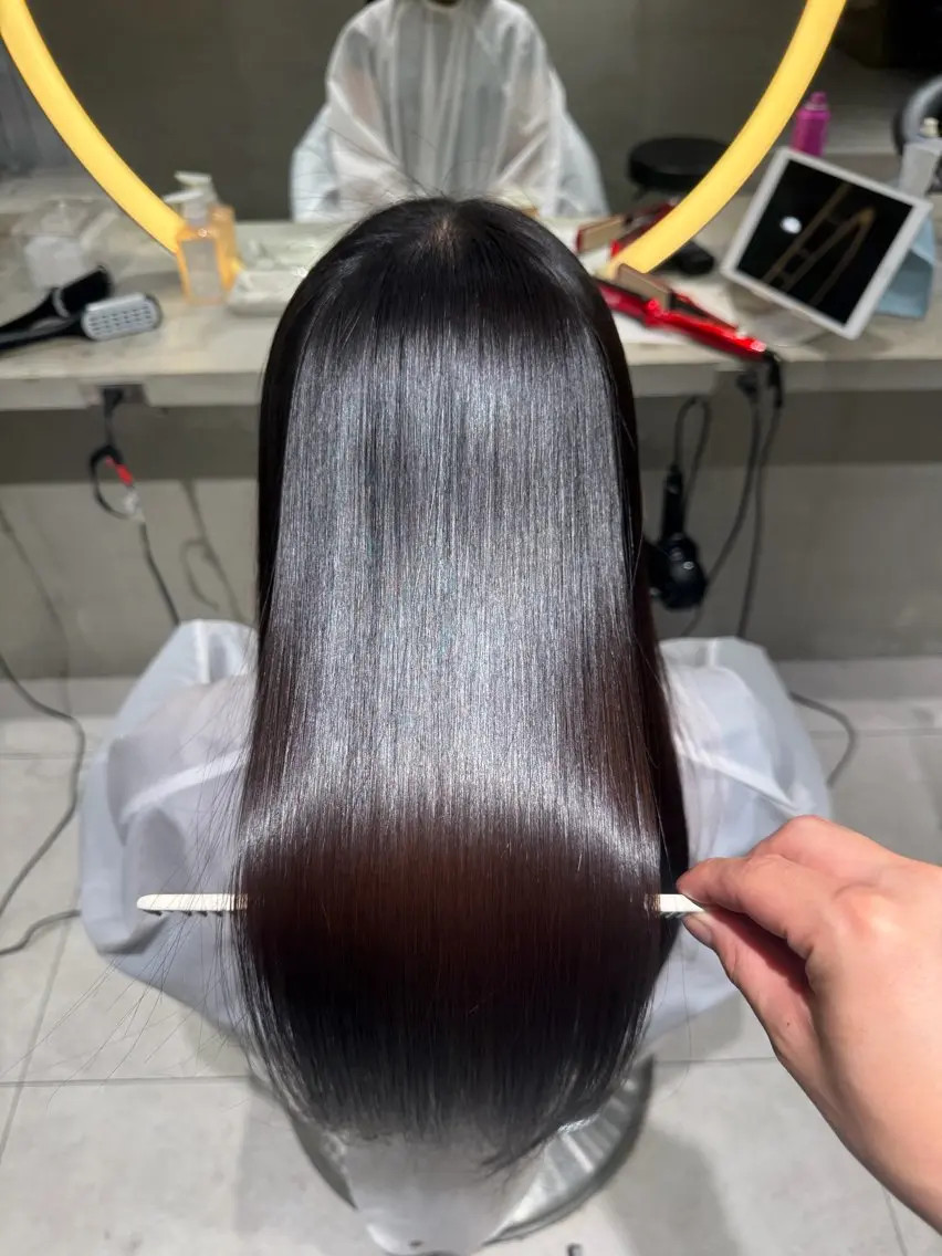 ロング ゆうま🌈艶髪カラー 🫧髪質改善のヘアスタイル