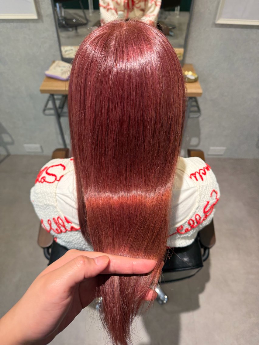 カラー 猪野 音羽のヘアスタイル