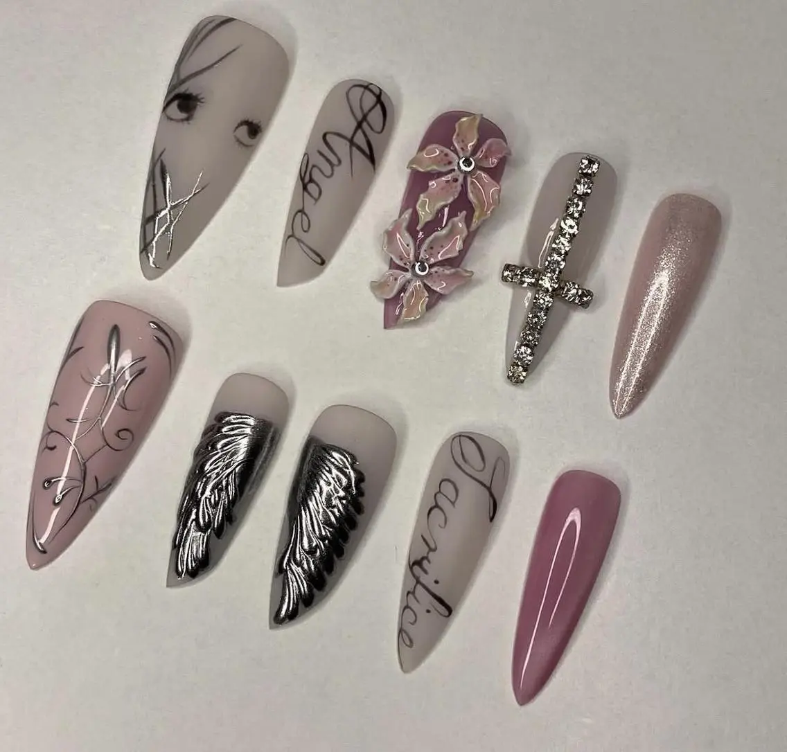 ネイル アートネイル ジェルネイル 韓国ネイル ロングネイル 持ち込み ハンドネイル Chiee Bling.Nailのネイルデザイン