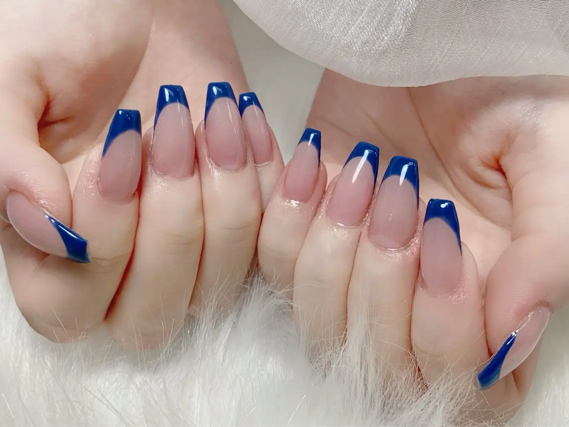 ネイル フラワーネイル フレンチネイル ガーリー キラキラネイル 韓国ネイル ハンドネイル ハンドケア Ami Meliaのネイルデザイン