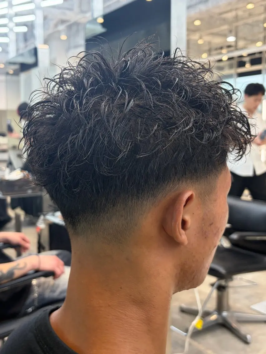 ショート パーマ メンズ 室谷 柚羽のヘアスタイル