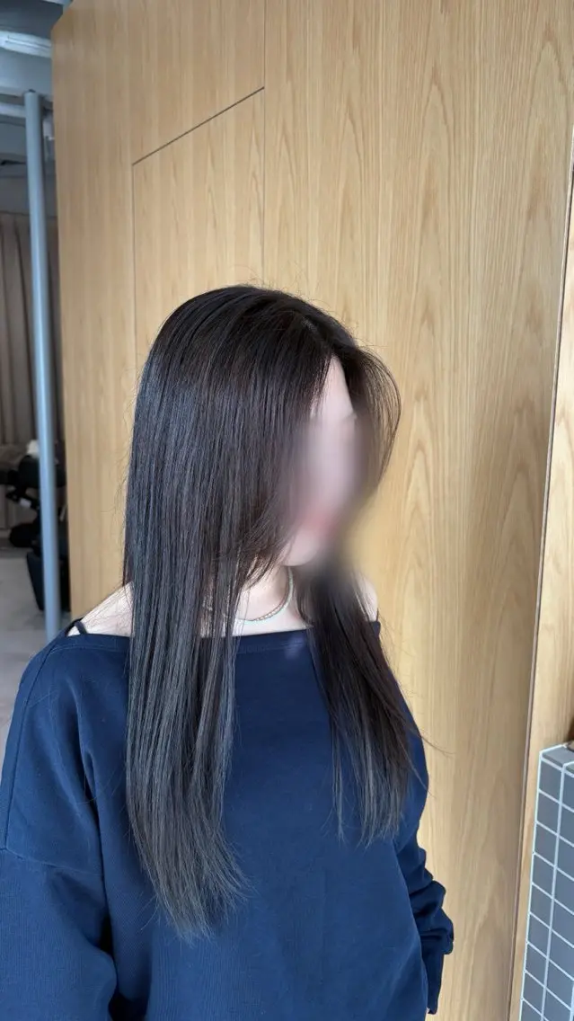 ロング ヘアカラー 井山 葵のヘアスタイル