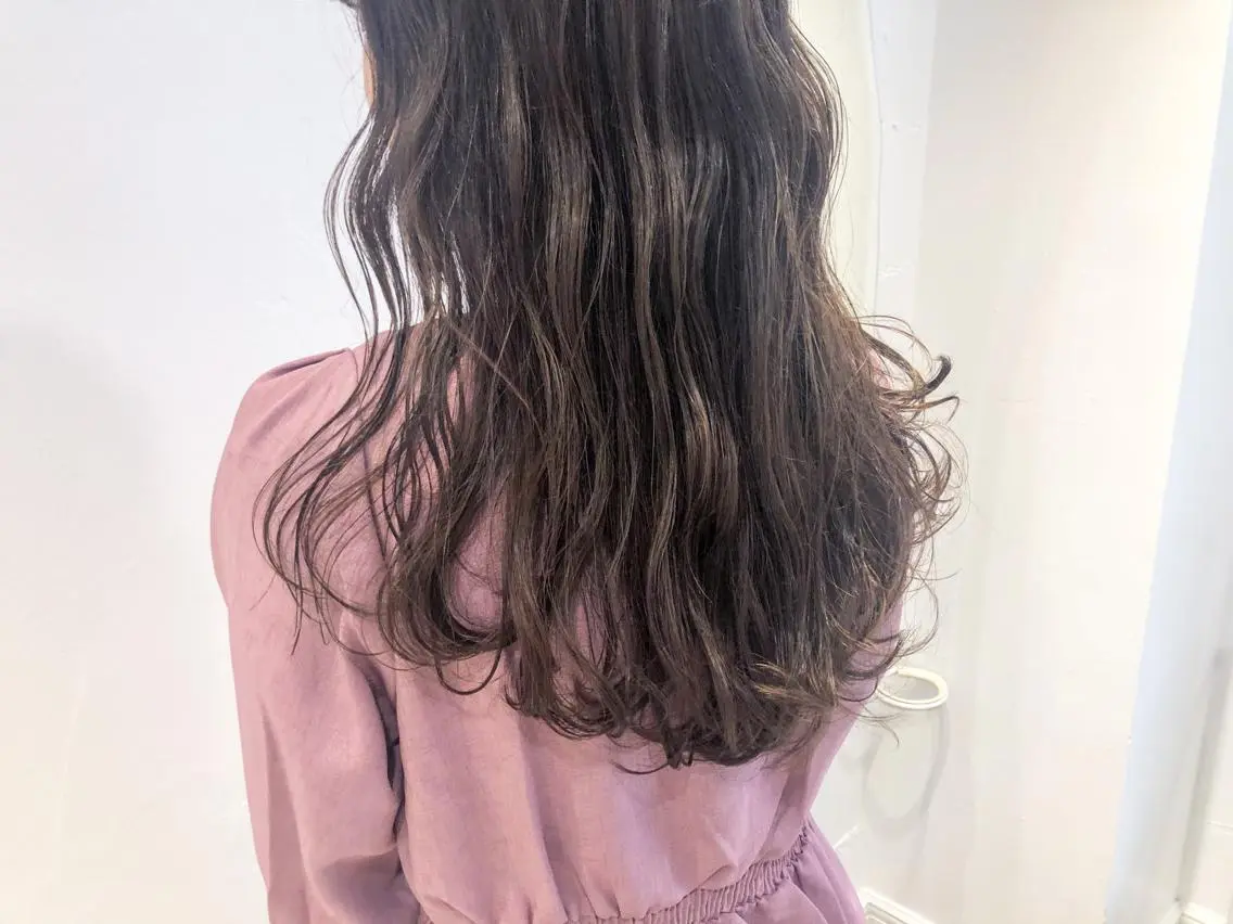 ロング カラー ブラウンカラー ラベンダーカラー . AYUKAのヘアスタイル