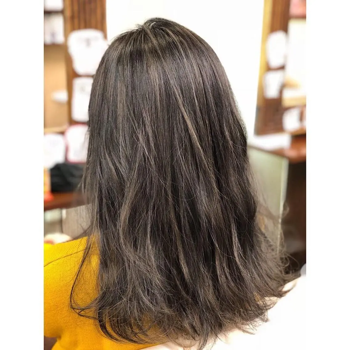 ロング カラー ベージュカラー ハイライトカラー ハイライト パーソナルカラー診断 できます 木曽 主博のヘアスタイル