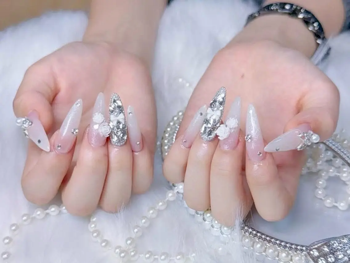 ネイル ジェルネイル 韓国ネイル マグネットネイル 持ち込み オフィスネイル ハンドネイル GOHOUBI Nail 心斎橋店のネイルデザイン