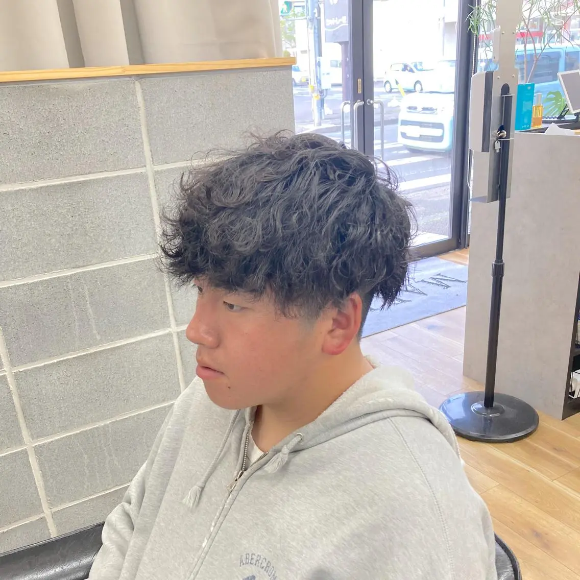ミディアム パーマ メンズ ミディアムパーマ マッシュ メンズパーマ 波巻きパーマ メンズ特化/垣見 隼人のヘアスタイル