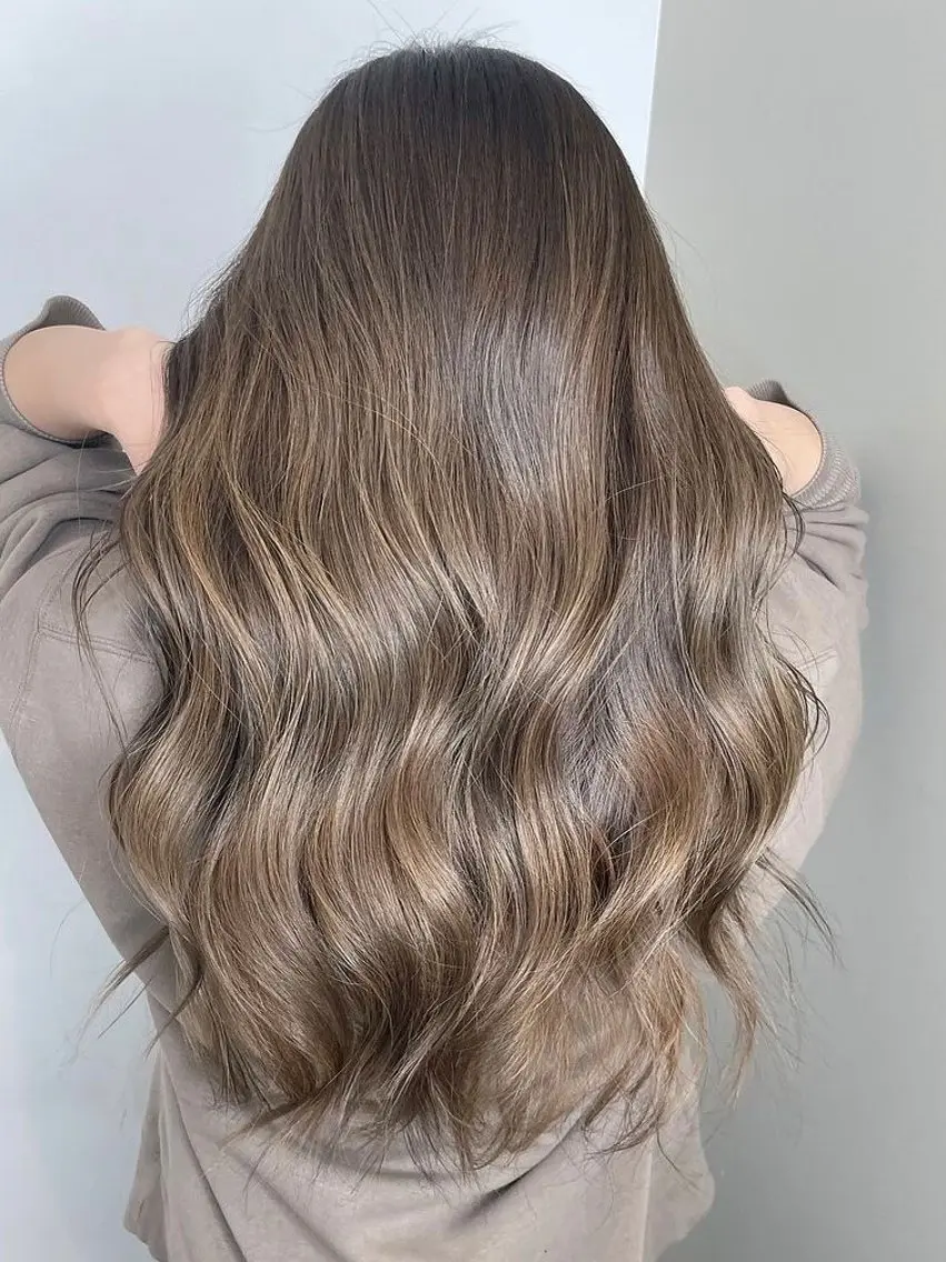セミロング カラー ベージュカラー 山下 渉のヘアスタイル