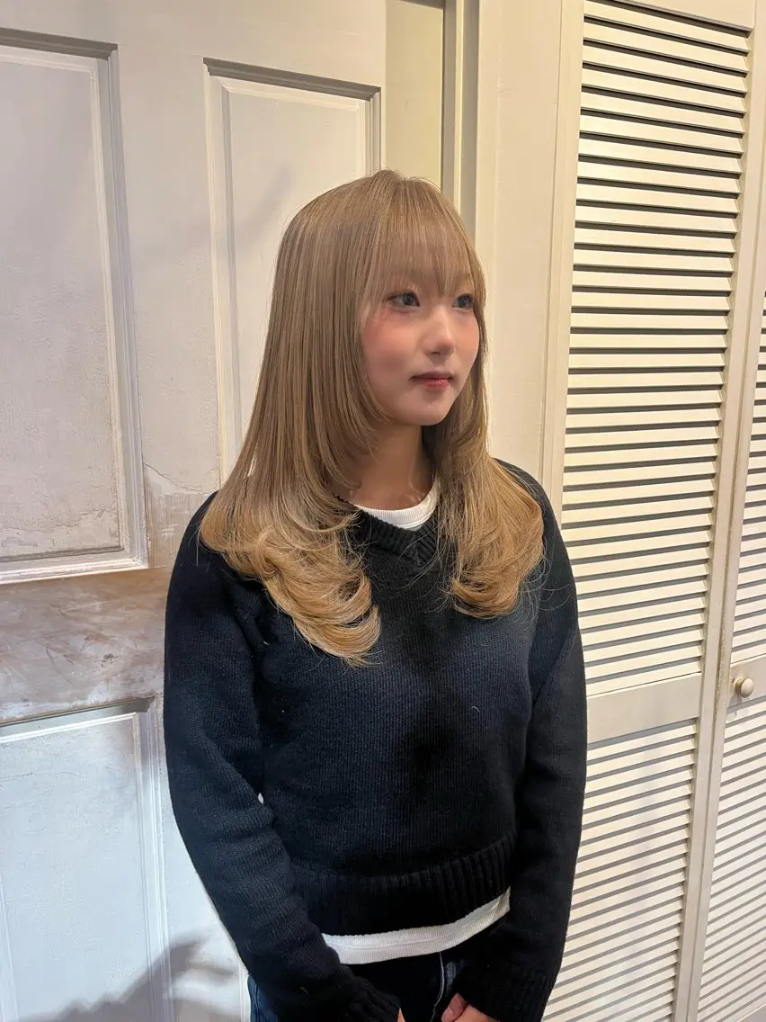 セミロング ヘアカラー sora / 渋谷 / ハイトーンのヘアスタイル