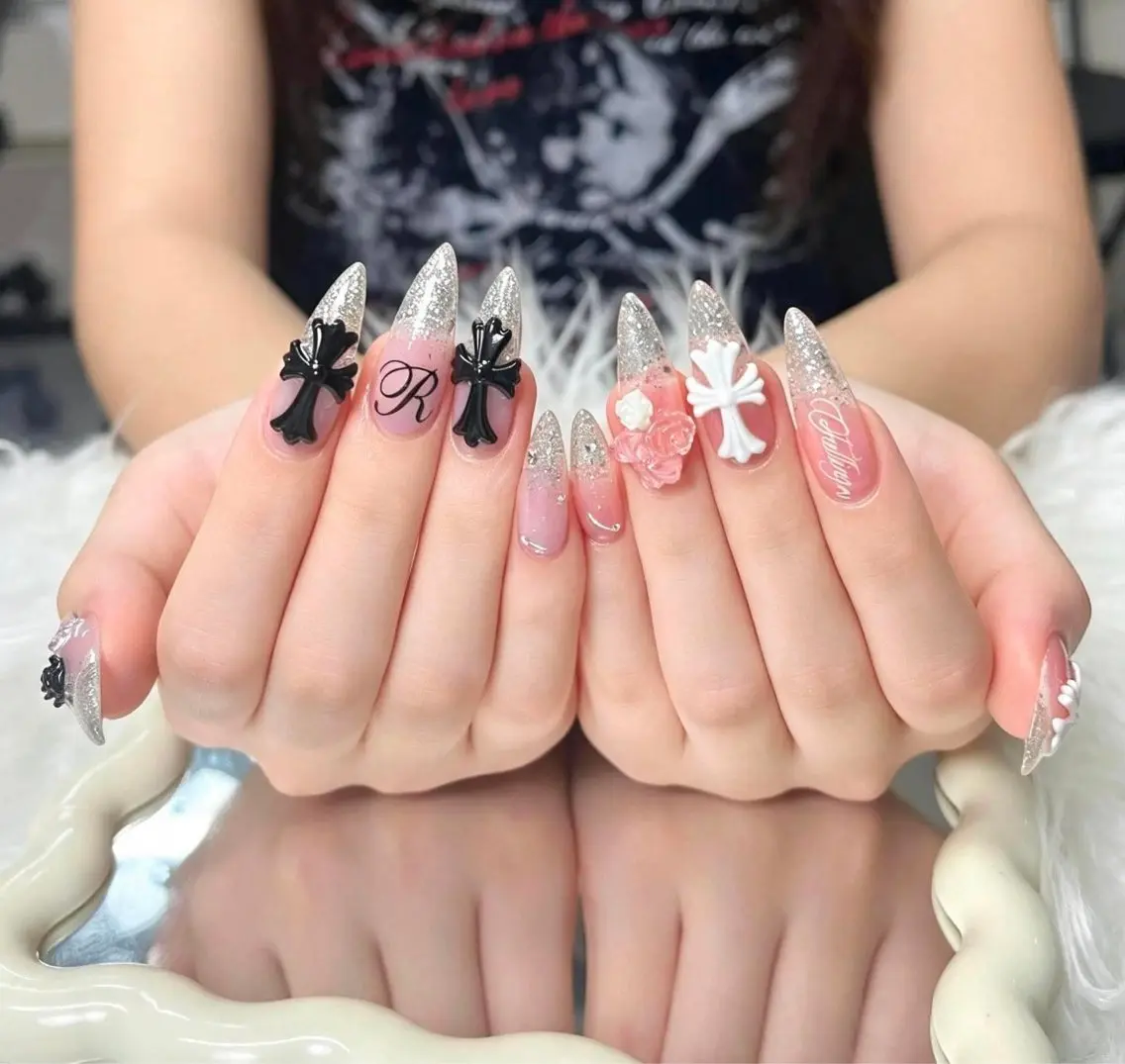 ネイル フレンチネイル ジェルネイル 韓国ネイル マグネットネイル 持ち込み RUNA Nemnailのネイルデザイン