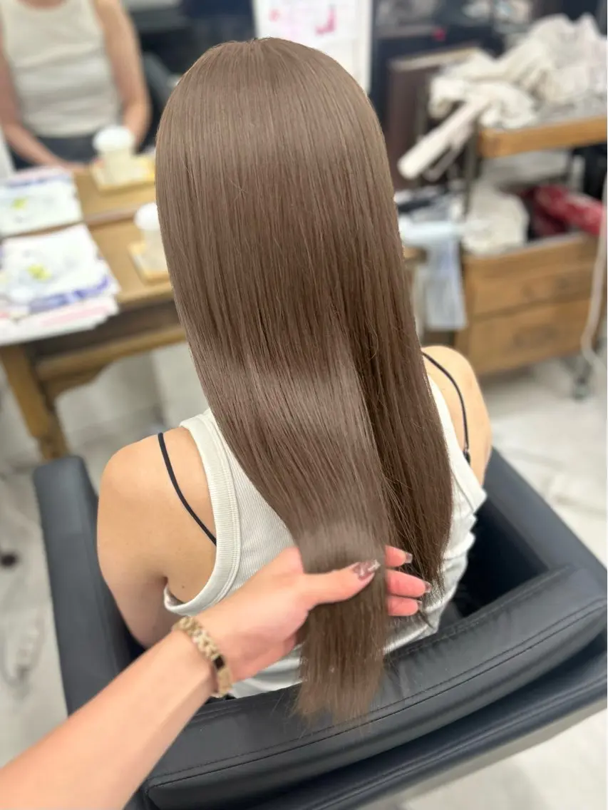 ロング ヘアカラー 戸川 未夢のヘアスタイル