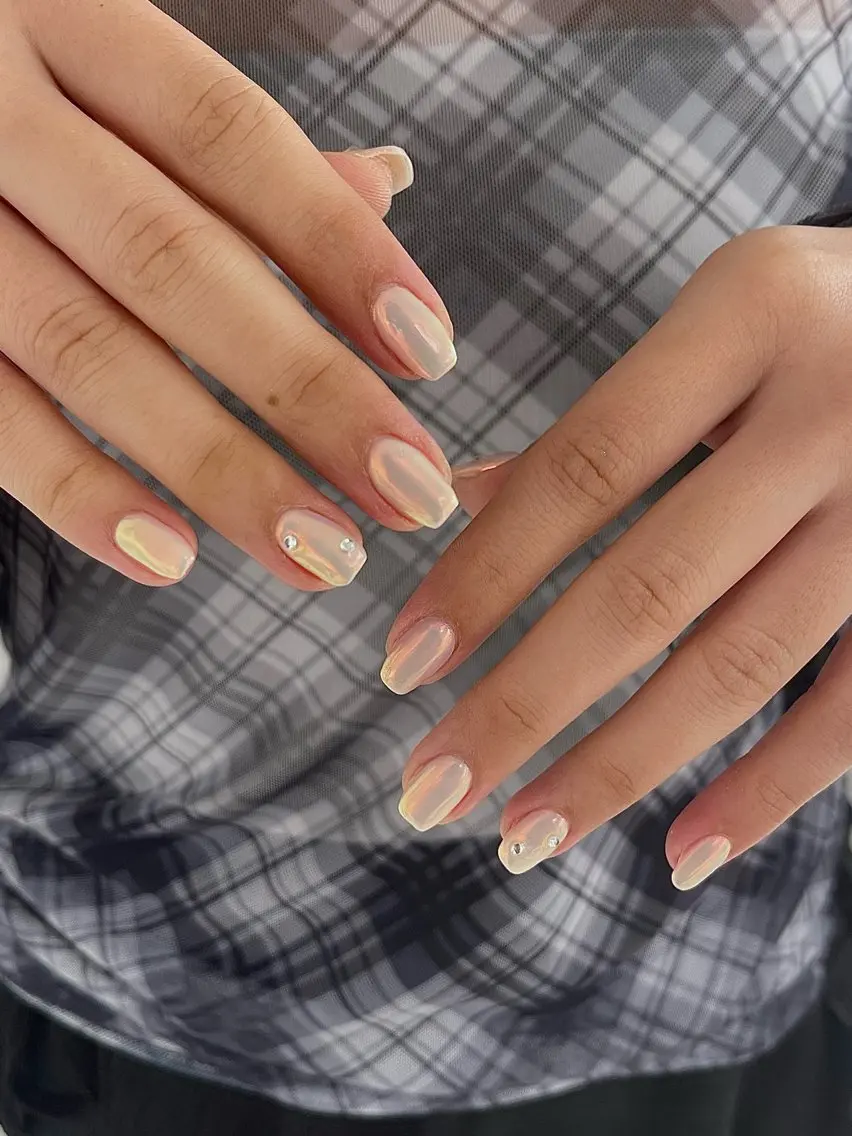 ネイル オーロラネイル pownini nailのネイルデザイン