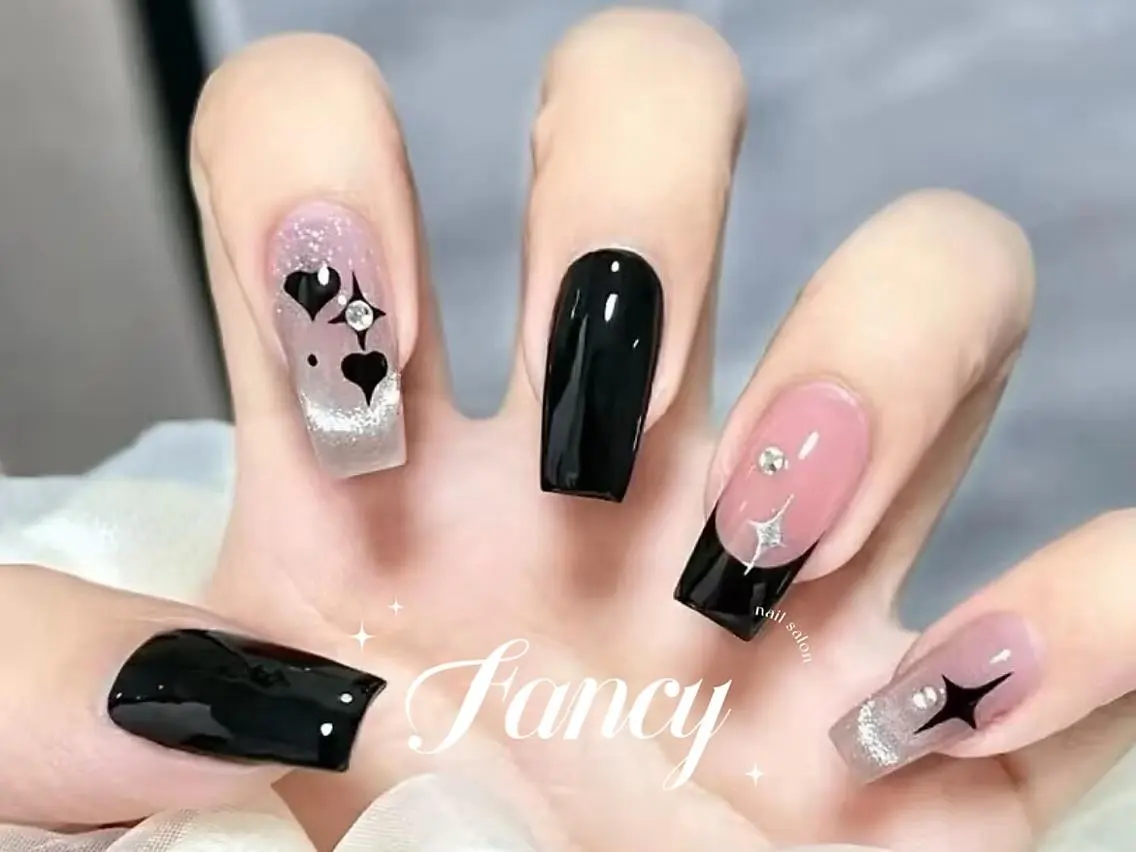 ネイル チークネイル 長さ出し フットネイル フレンチネイル ジェルネイル Fancyネイル サロン練馬店のネイルデザイン